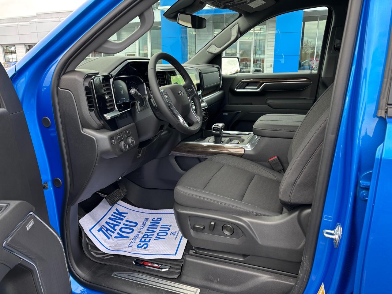 2026 Chevrolet Silverado 1500 2026 Chevrolet Silverado LT Trail Boss Crew Cab 4WD Photo