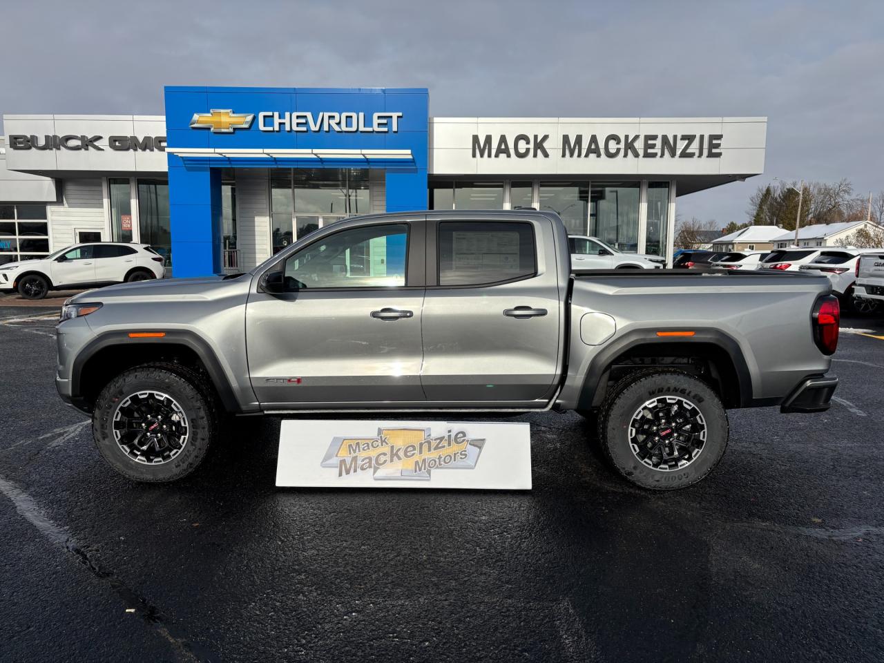 2026 GMC Canyon 2026 GMC Canyon AT4 4WD Photo3