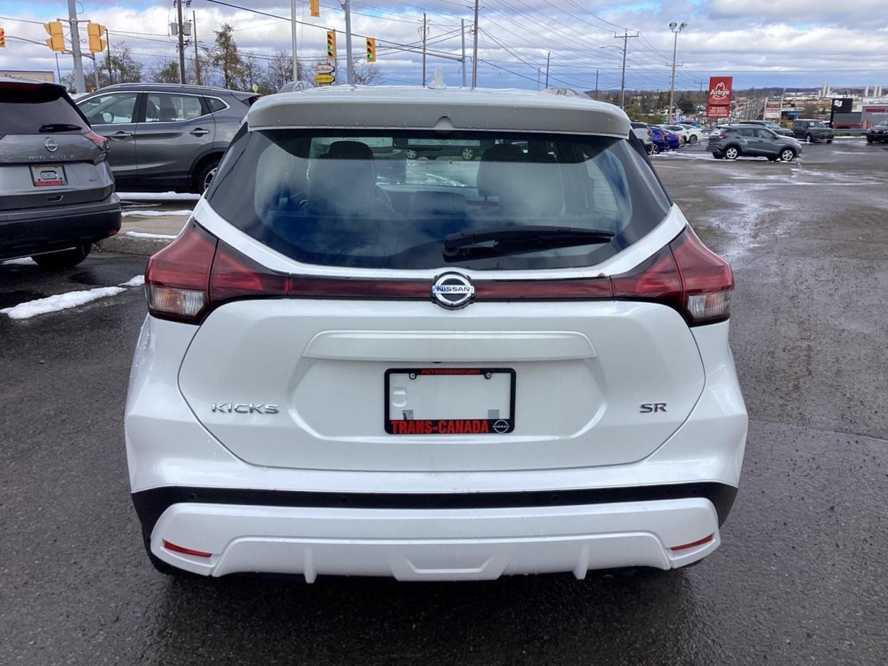 2021 Nissan Kicks SR Photo4