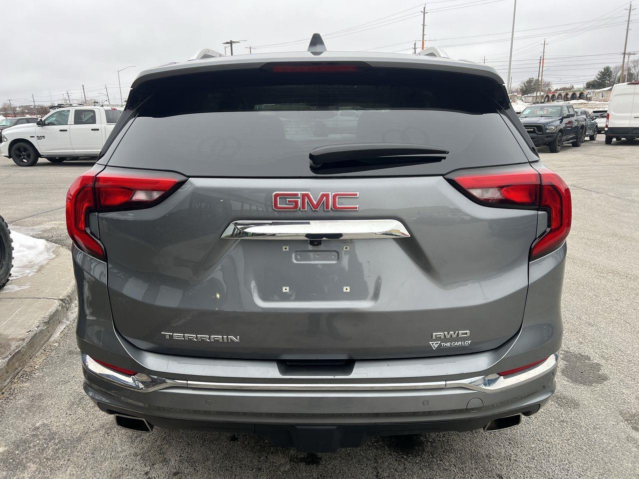2020 GMC Terrain Denali AWD, MOONROOF, HEATED LEATHER SEATS, NAV, SIRIUS XM, BACK UP CAM!! Photo