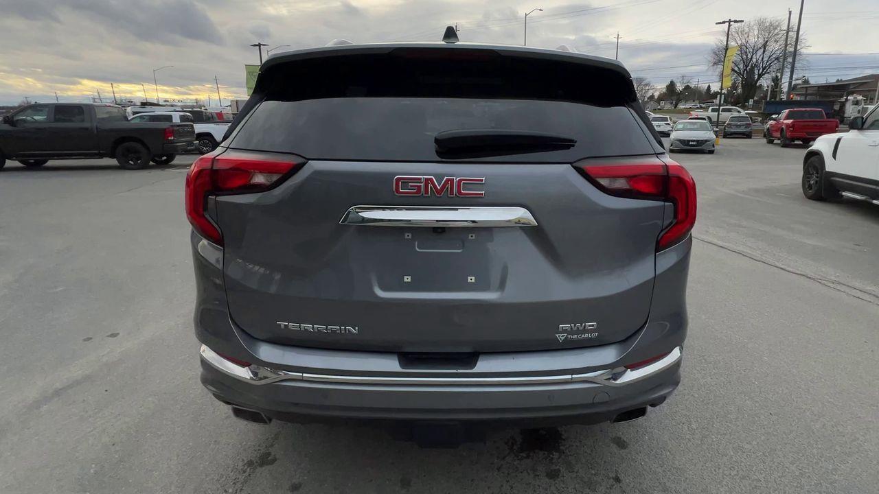 2020 GMC Terrain Denali AWD, MOONROOF, HEATED LEATHER SEATS, NAV, SIRIUS XM, BACK UP CAM!! Photo