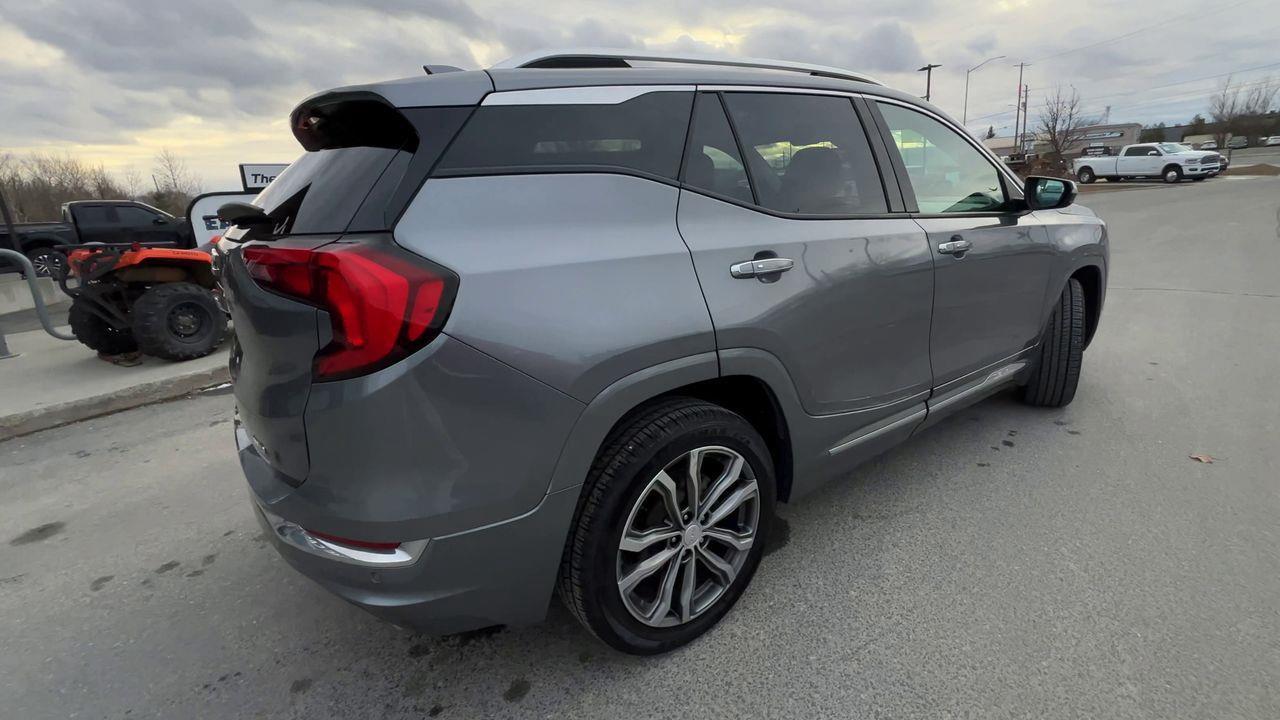2020 GMC Terrain Denali AWD, MOONROOF, HEATED LEATHER SEATS, NAV, SIRIUS XM, BACK UP CAM!! Photo