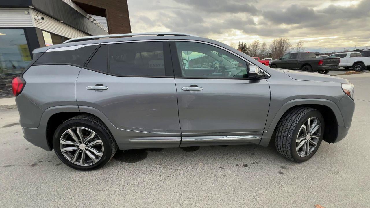 2020 GMC Terrain Denali AWD, MOONROOF, HEATED LEATHER SEATS, NAV, SIRIUS XM, BACK UP CAM!! Photo