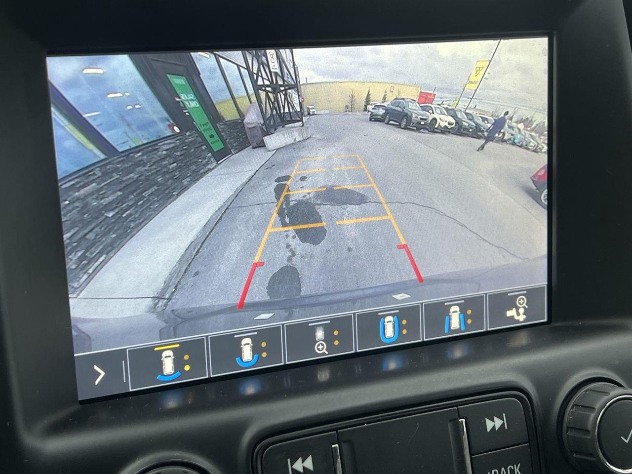 2020 GMC Terrain Denali AWD, MOONROOF, HEATED LEATHER SEATS, NAV, SIRIUS XM, BACK UP CAM!! Photo