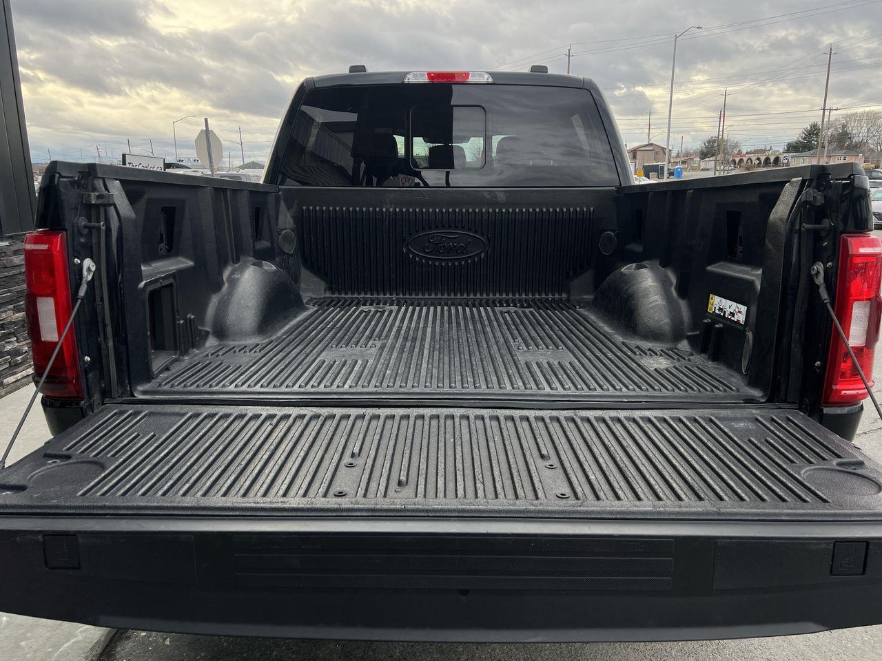 2022 Ford F-150 Tremor 4X4, SIRIUS XM, FRONT HEATED SEATS, BACK UP CAMERA, POWER TRUNKGATE!! Photo