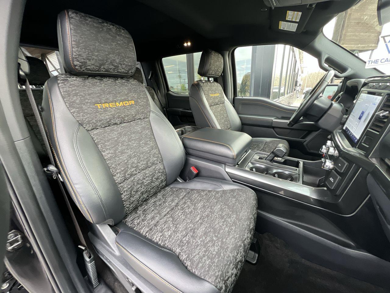 2022 Ford F-150 Tremor 4X4, SIRIUS XM, FRONT HEATED SEATS, BACK UP CAMERA, POWER TRUNKGATE!! Photo