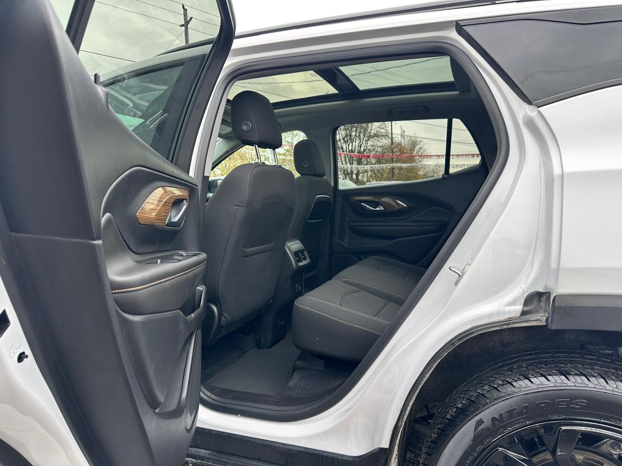 2021 GMC Terrain SLE-ELEV AWD HTD-Cloth Moonroof NAV CarPlay RvCam Photo