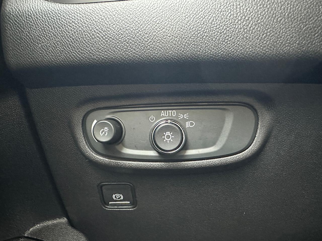 2021 GMC Terrain SLE-ELEV AWD HTD-Cloth Moonroof NAV CarPlay RvCam Photo