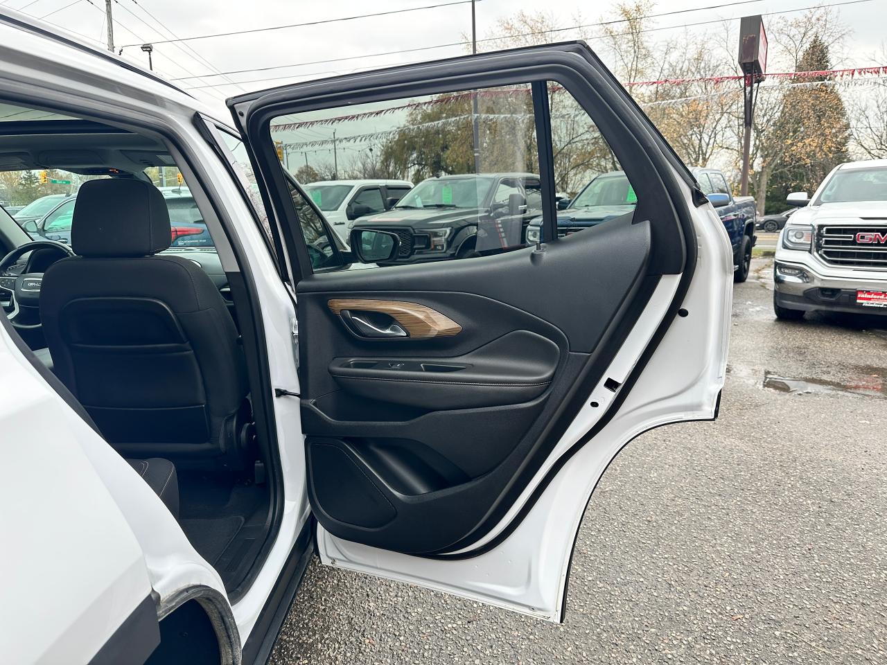 2021 GMC Terrain SLE-ELEV AWD HTD-Cloth Moonroof NAV CarPlay RvCam Photo