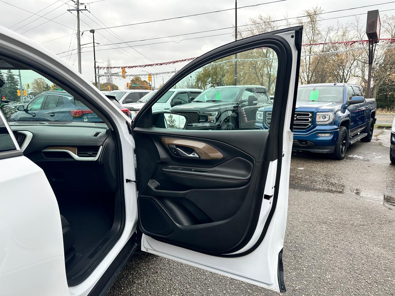 2021 GMC Terrain SLE-ELEV AWD HTD-Cloth Moonroof NAV CarPlay RvCam Photo