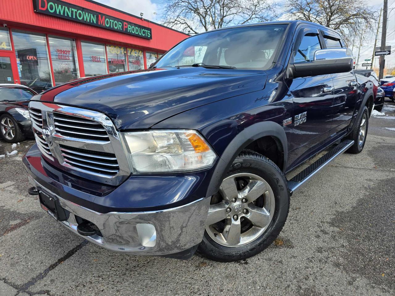 2015 RAM 1500 Big Horn 4WD Crew Cab Photo1