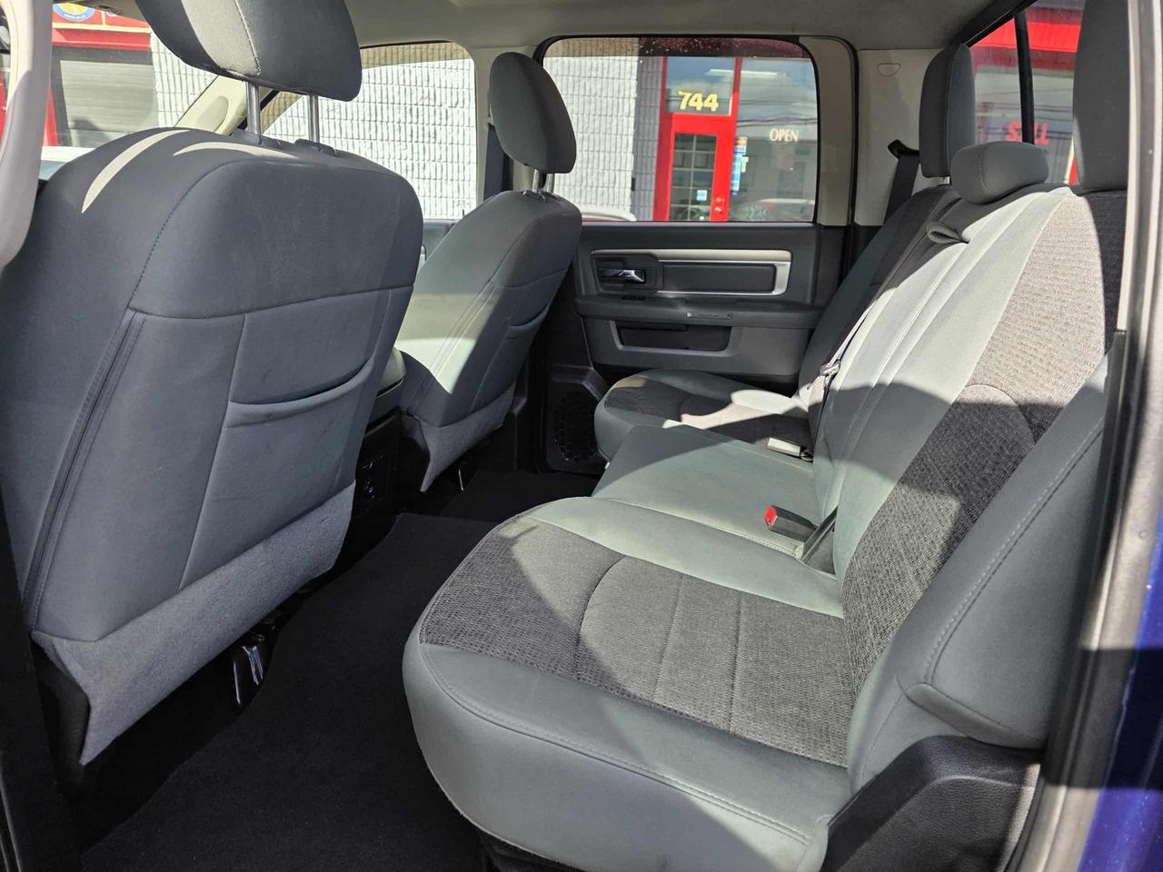 2015 RAM 1500 Big Horn 4WD Crew Cab Photo
