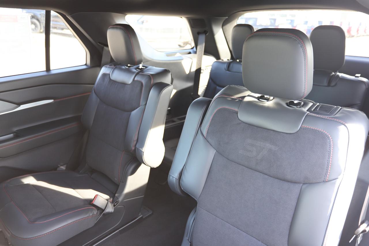 2026 Ford Explorer ST 4WD Photo