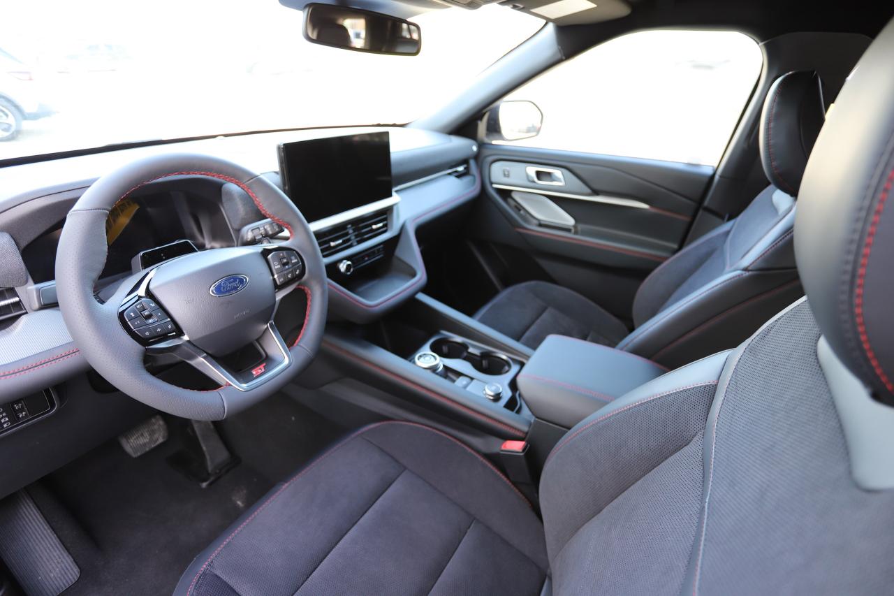 2026 Ford Explorer ST 4WD Photo
