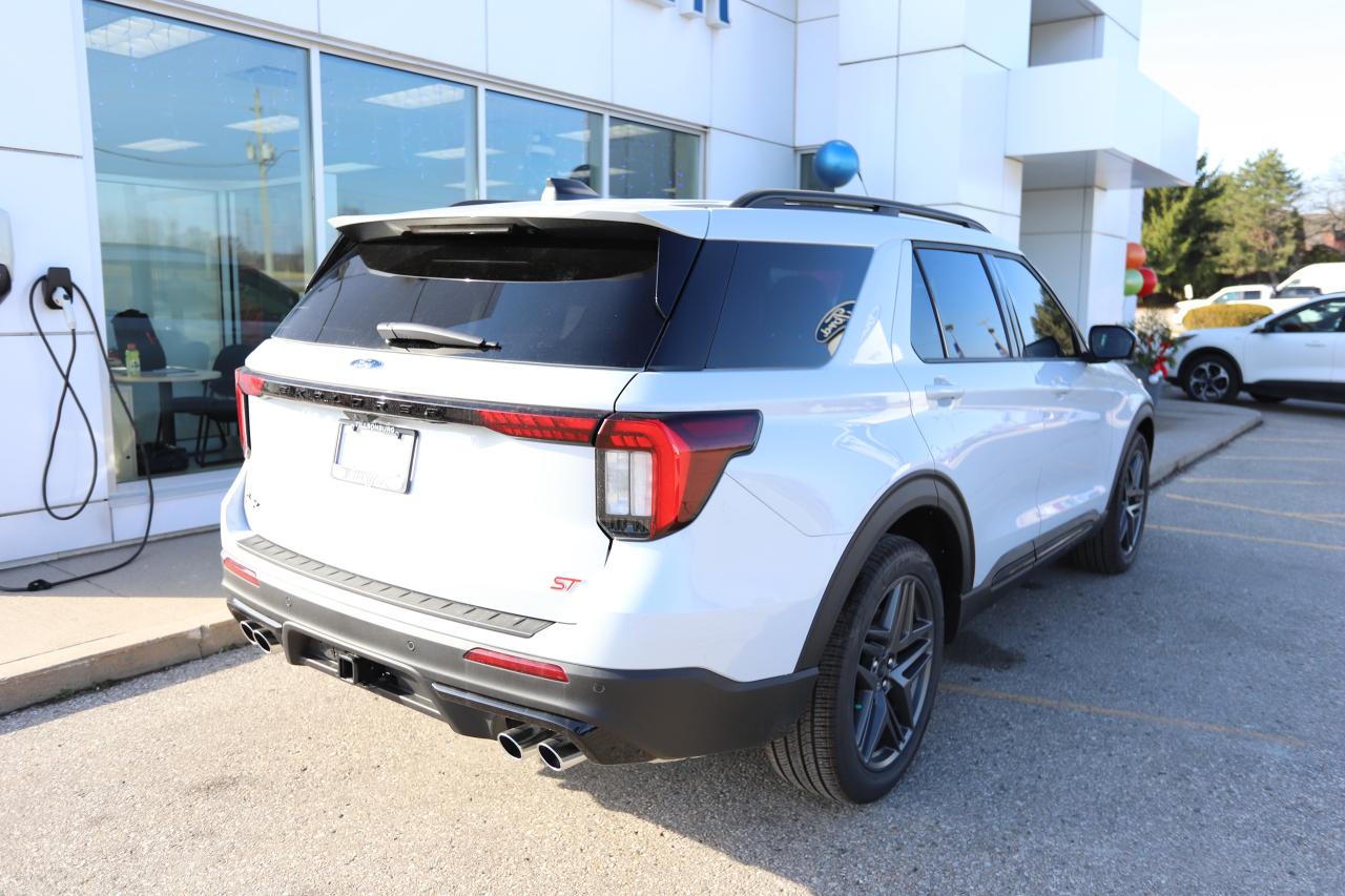 2026 Ford Explorer ST 4WD Photo3