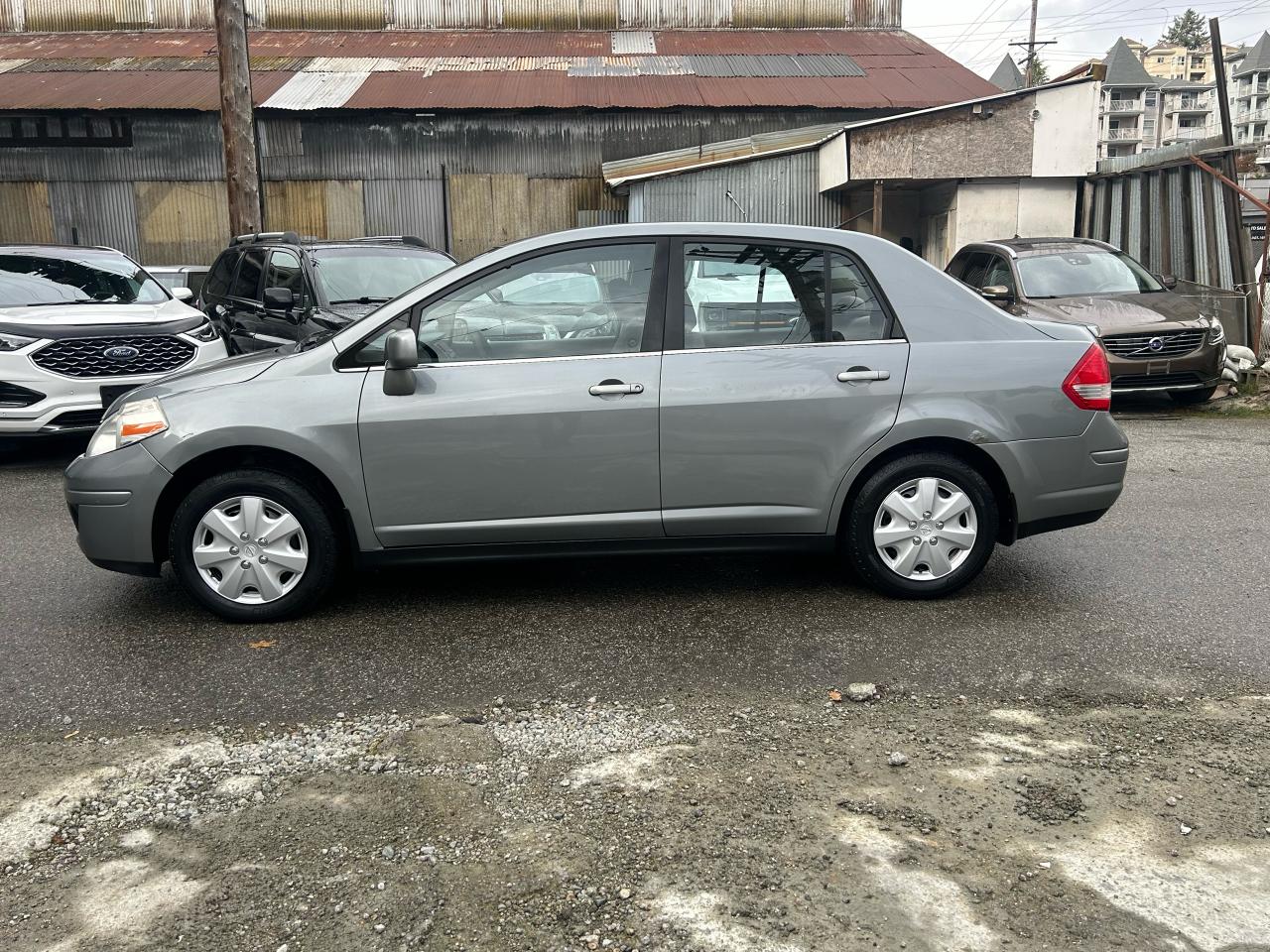 2007 Nissan Versa 1.8 S - Photo #2