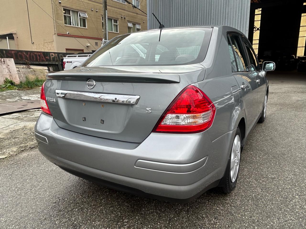 2007 Nissan Versa 1.8 S - Photo #6