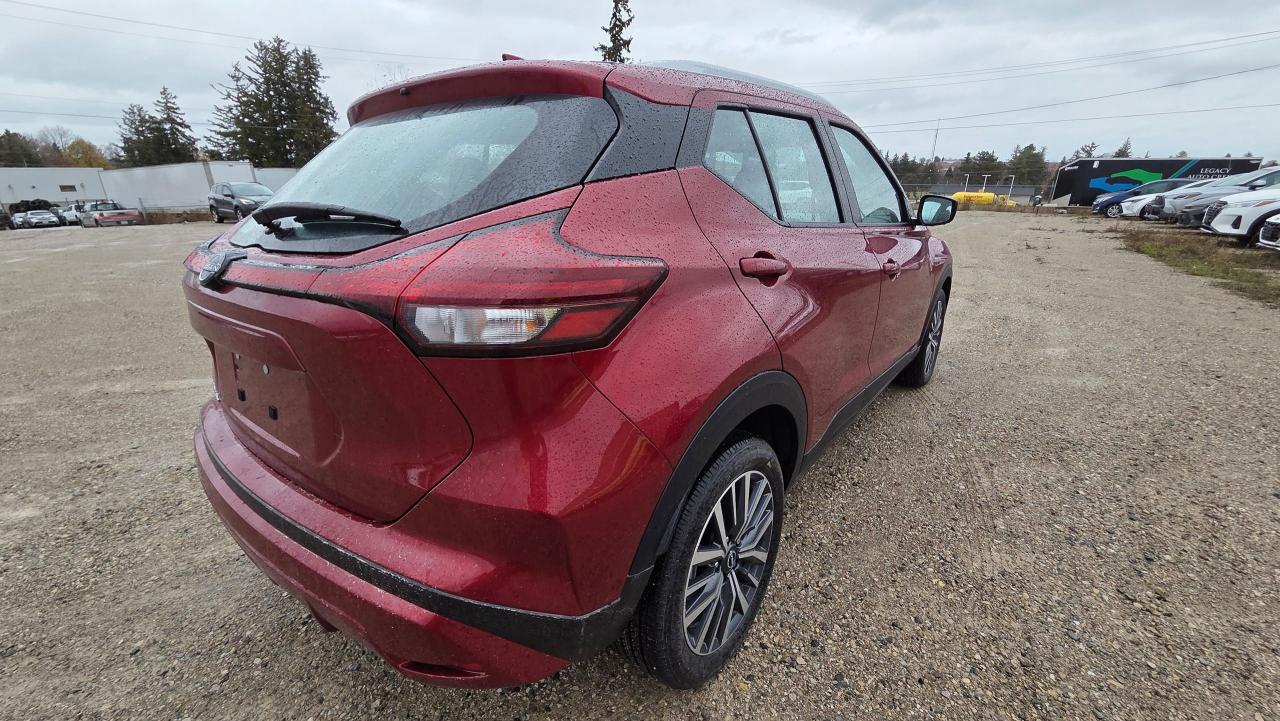 2025 Nissan Kicks SV Photo4