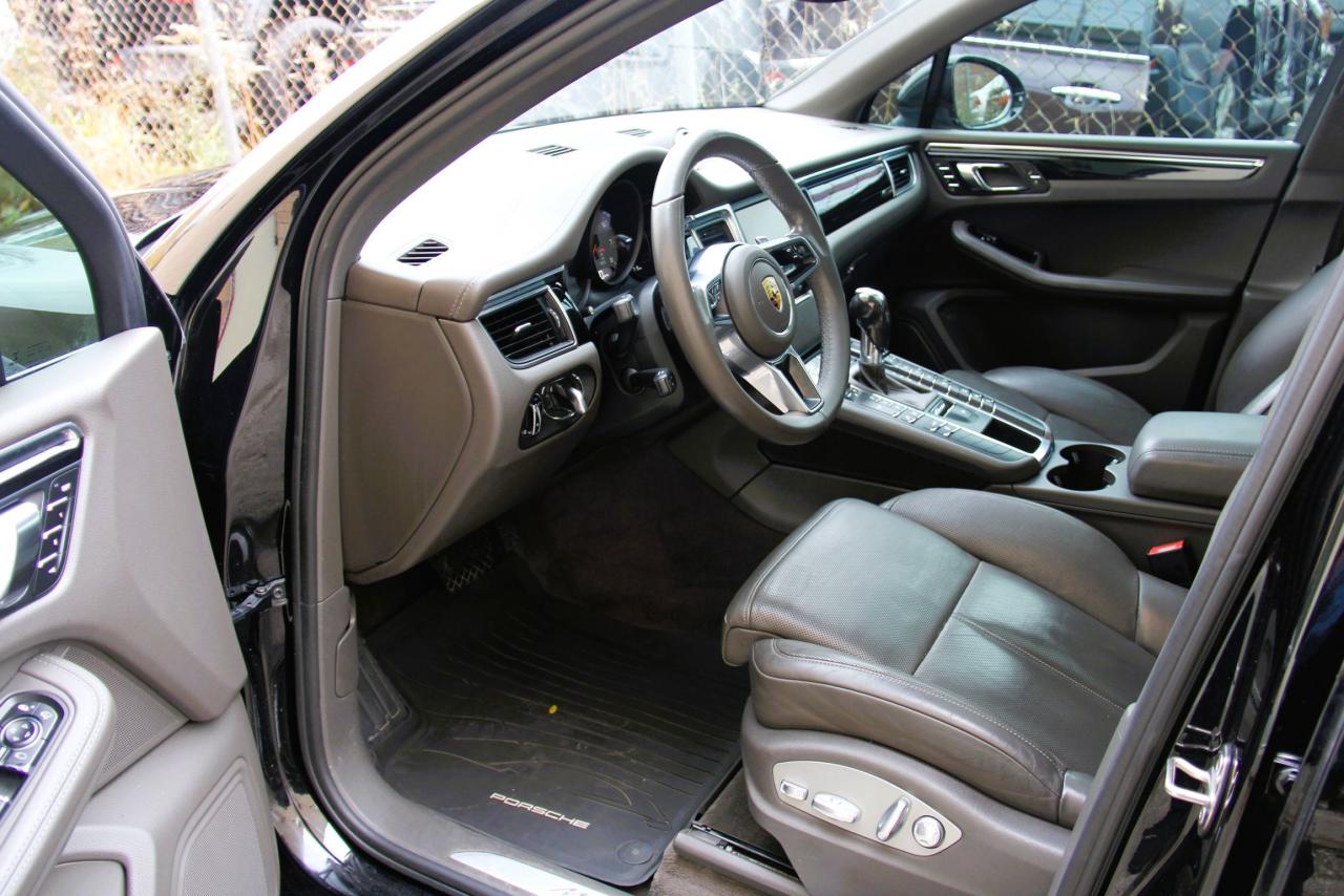 2016 Porsche Macan Macan S Photo