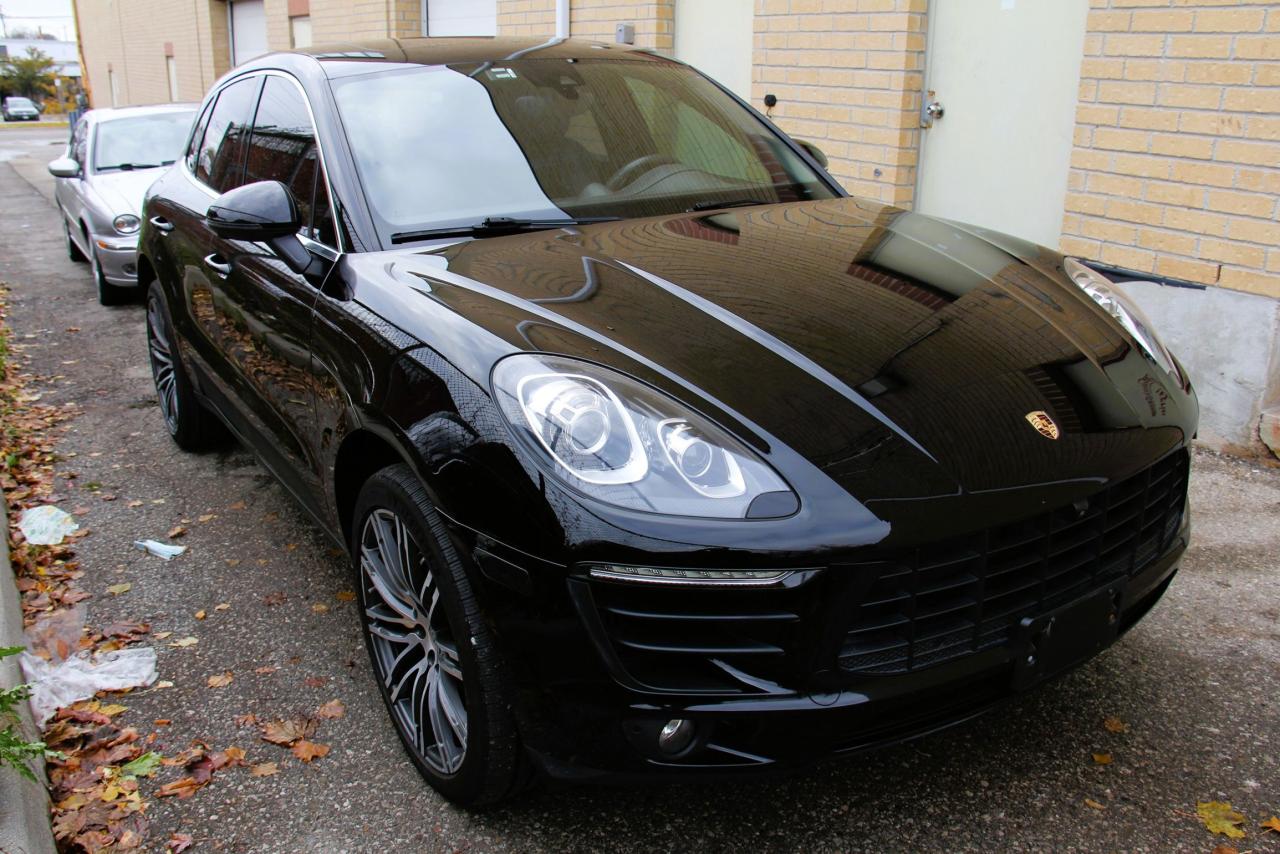 2016 Porsche Macan Macan S Photo