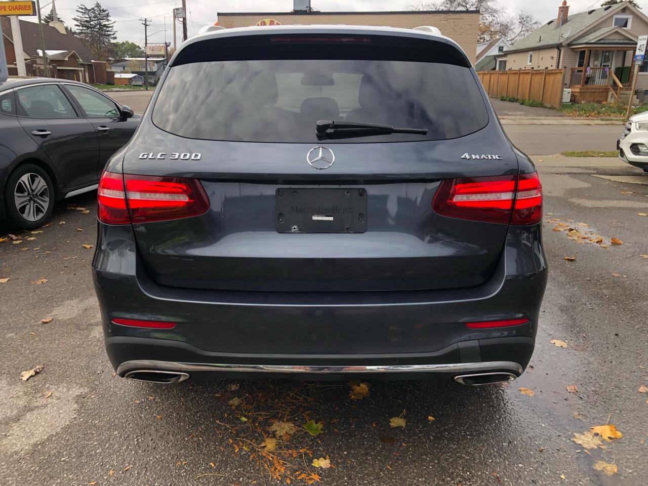 2016 Mercedes-Benz GLC-Class GLC 300 / NAV / MOONROOF / LTHR / H.SEATS / B.CAM