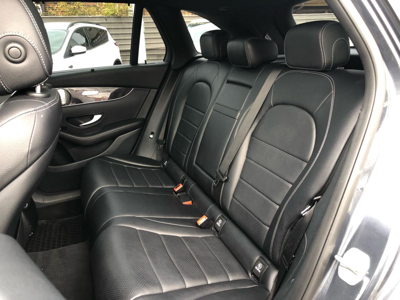 2016 Mercedes-Benz GLC-Class GLC 300 / NAV / MOONROOF / LTHR / H.SEATS / B.CAM