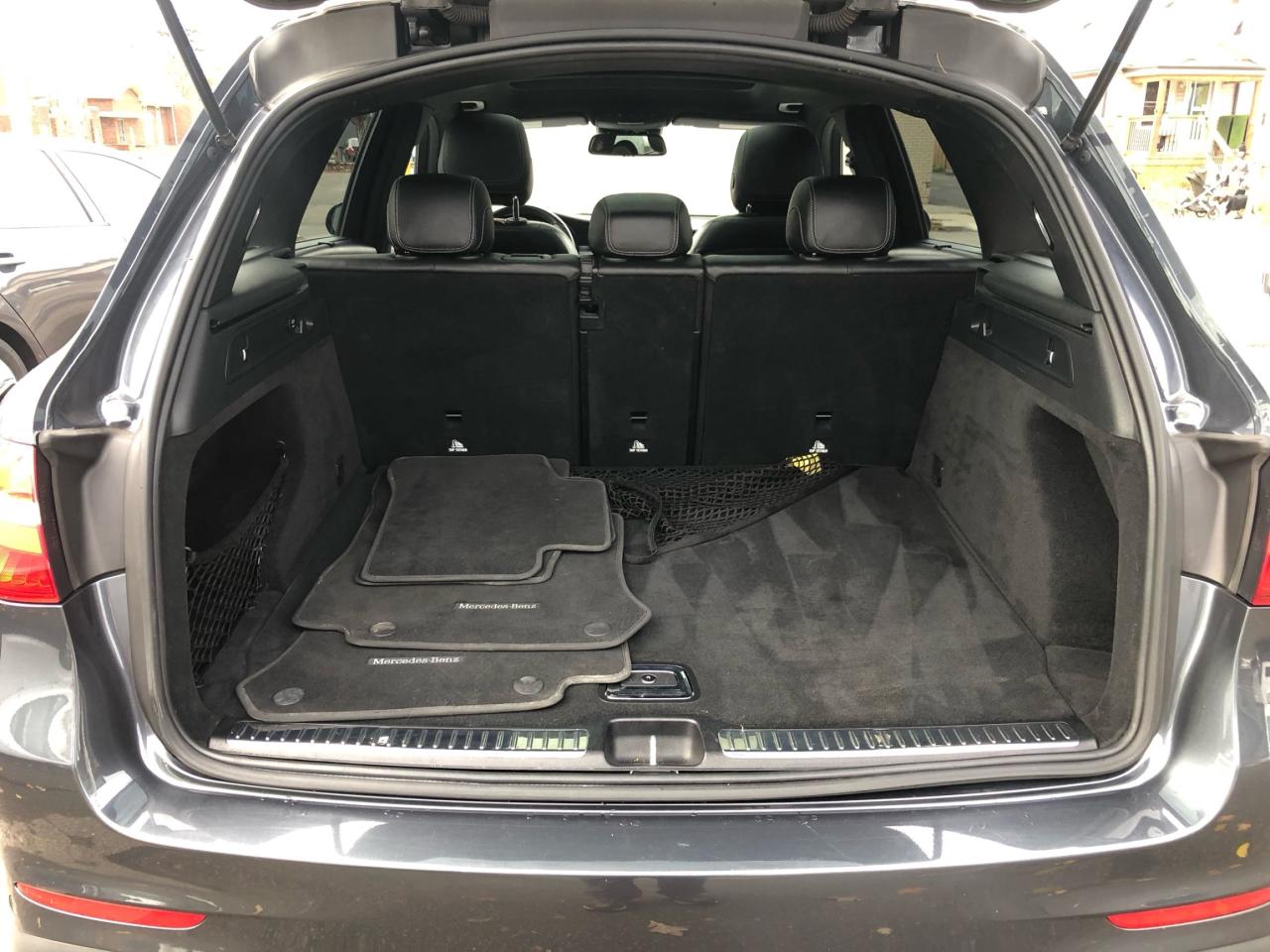 2016 Mercedes-Benz GLC-Class GLC 300 / NAV / MOONROOF / LTHR / H.SEATS / B.CAM