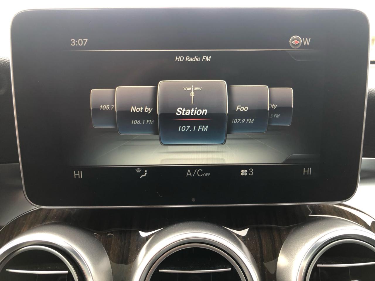 2016 Mercedes-Benz GLC-Class GLC 300 / NAV / MOONROOF / LTHR / H.SEATS / B.CAM