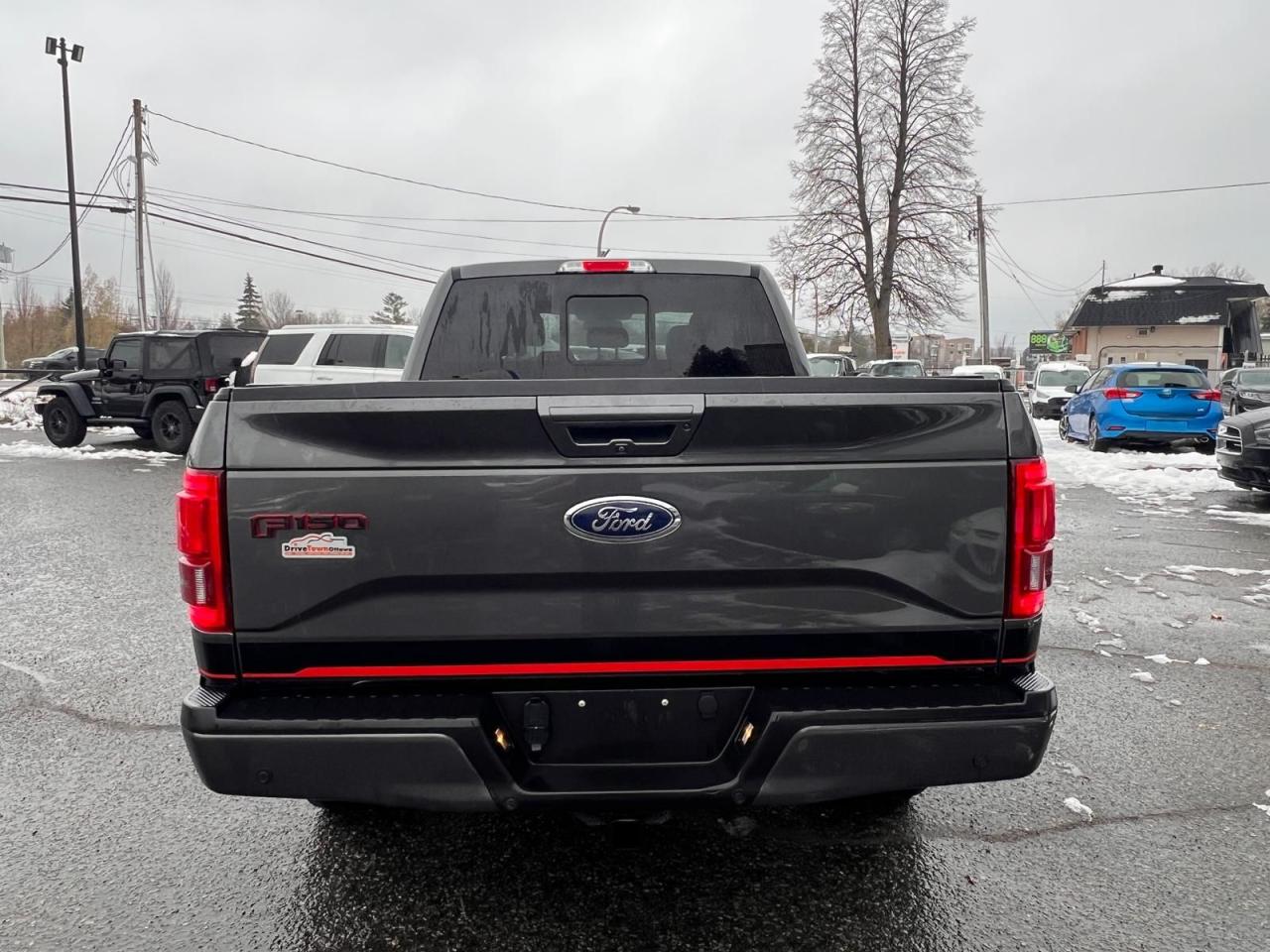 2016 Ford F-150 Lariat Photo3