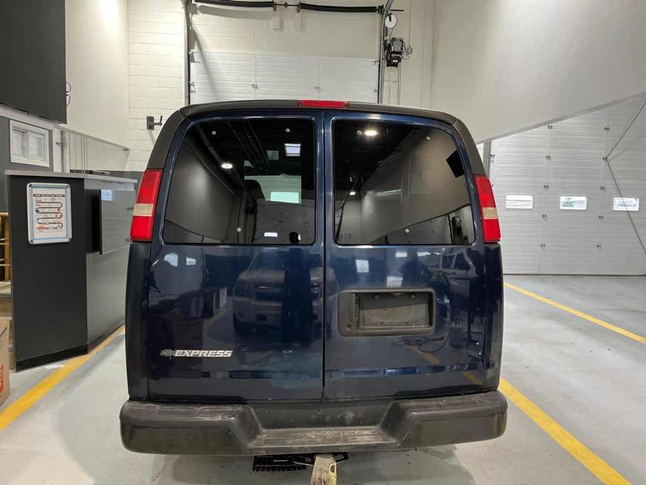 2008 Chevrolet Express G2500 Photo
