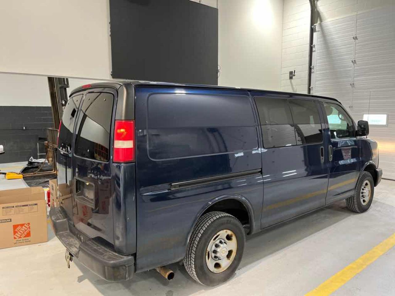 2008 Chevrolet Express G2500 - Photo #25