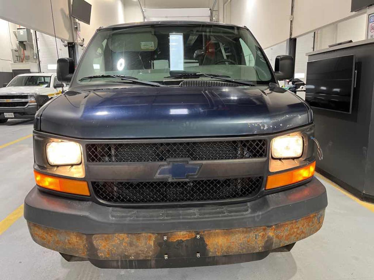 2008 Chevrolet Express G2500 Photo