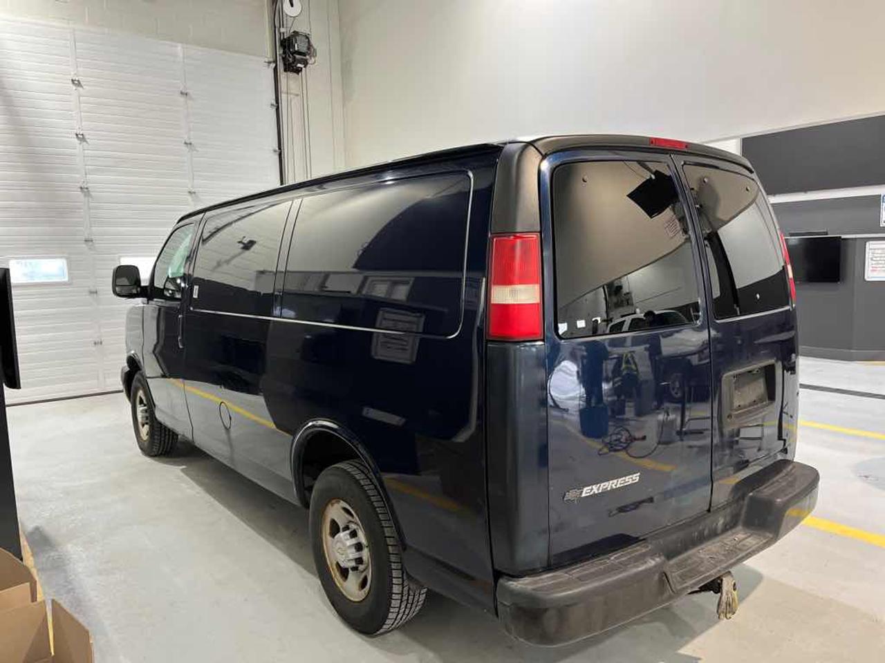 2008 Chevrolet Express G2500 Photo