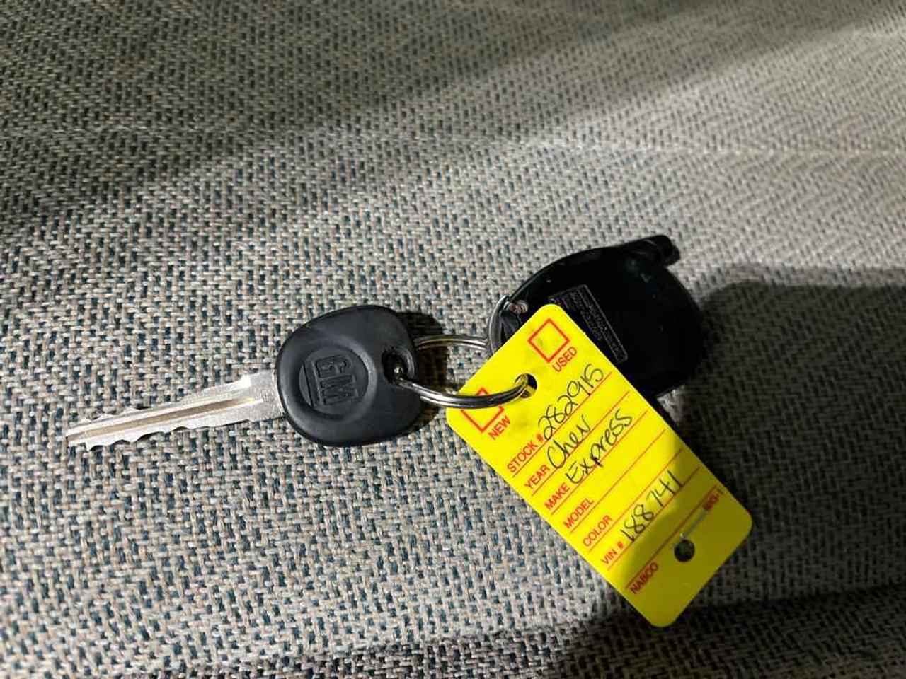 2008 Chevrolet Express G2500 Photo