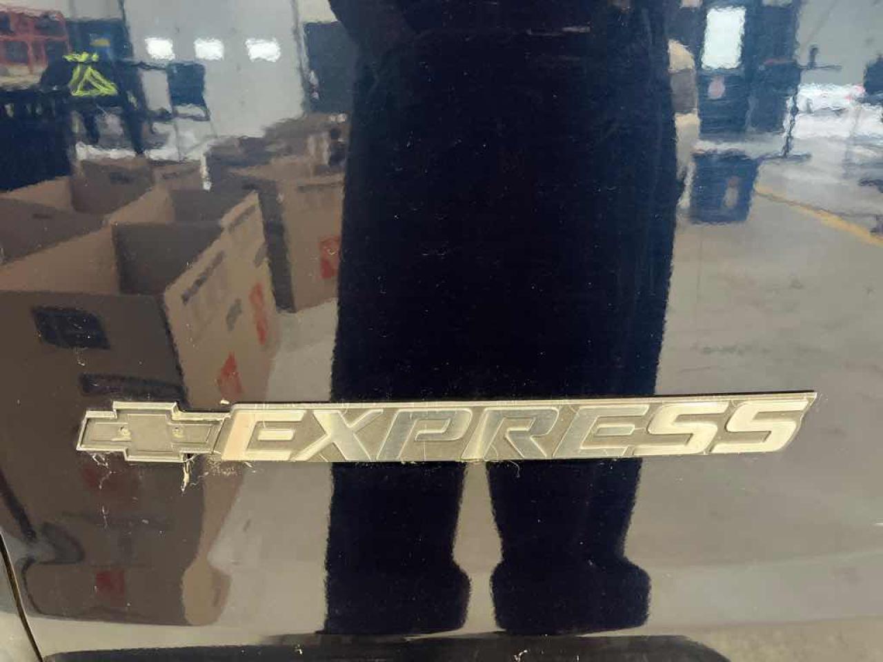 2008 Chevrolet Express G2500 - Photo #15