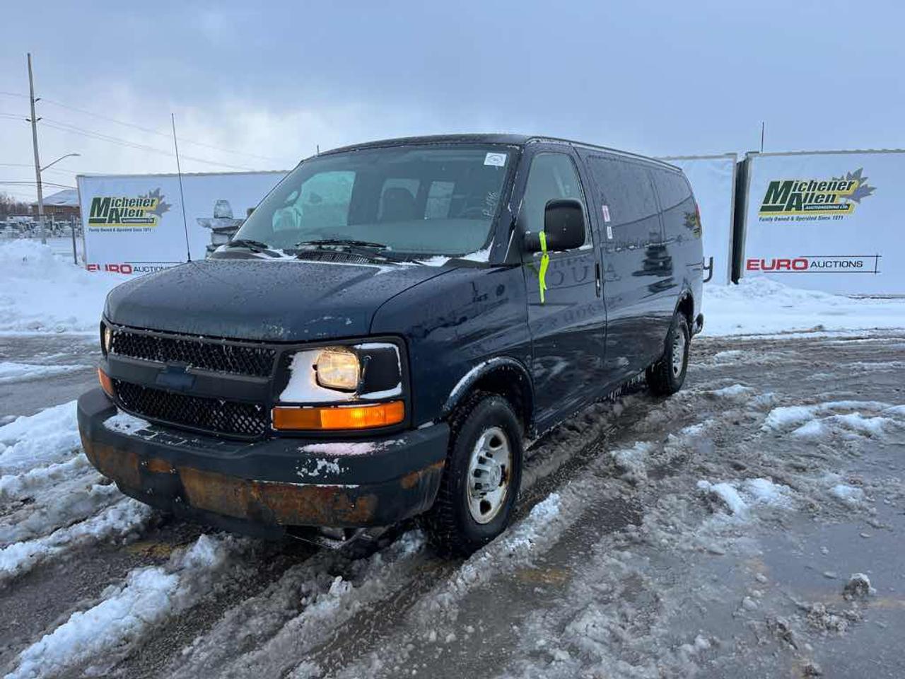 2008 Chevrolet Express G2500 - Photo #1