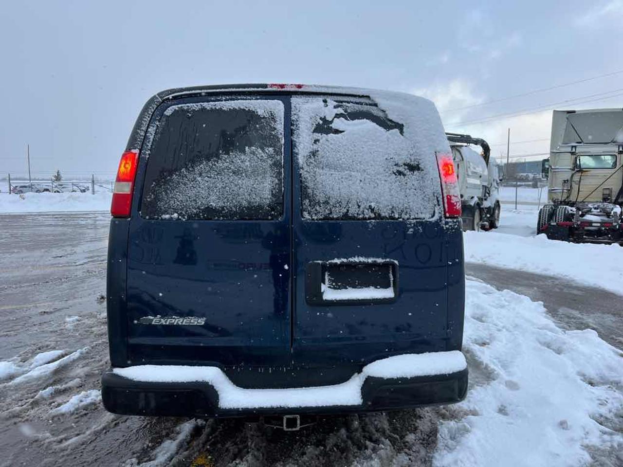 2008 Chevrolet Express G2500 Photo