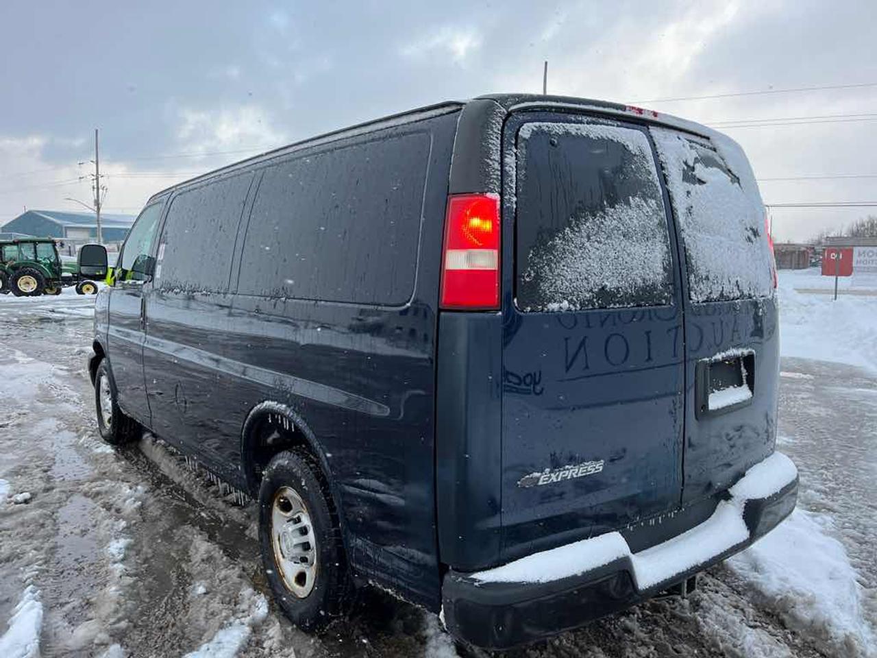 2008 Chevrolet Express G2500 Photo