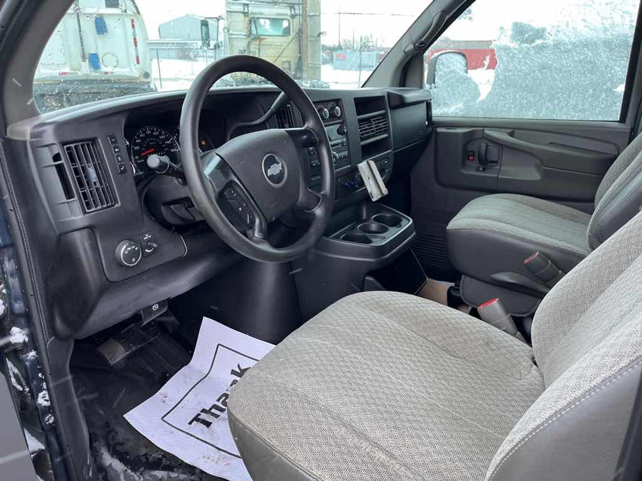 2008 Chevrolet Express G2500 Photo