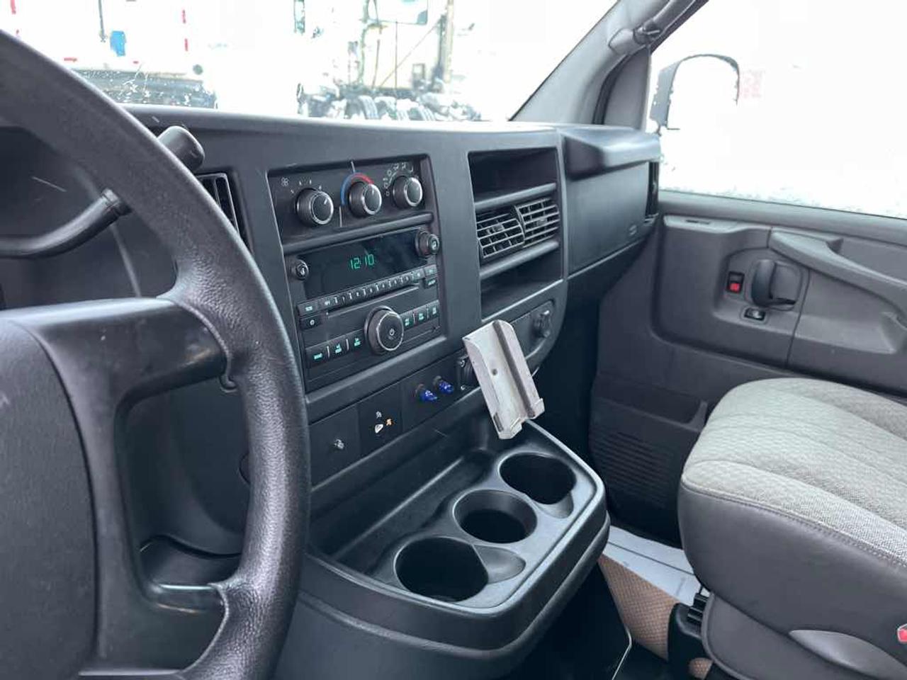 2008 Chevrolet Express G2500 Photo4