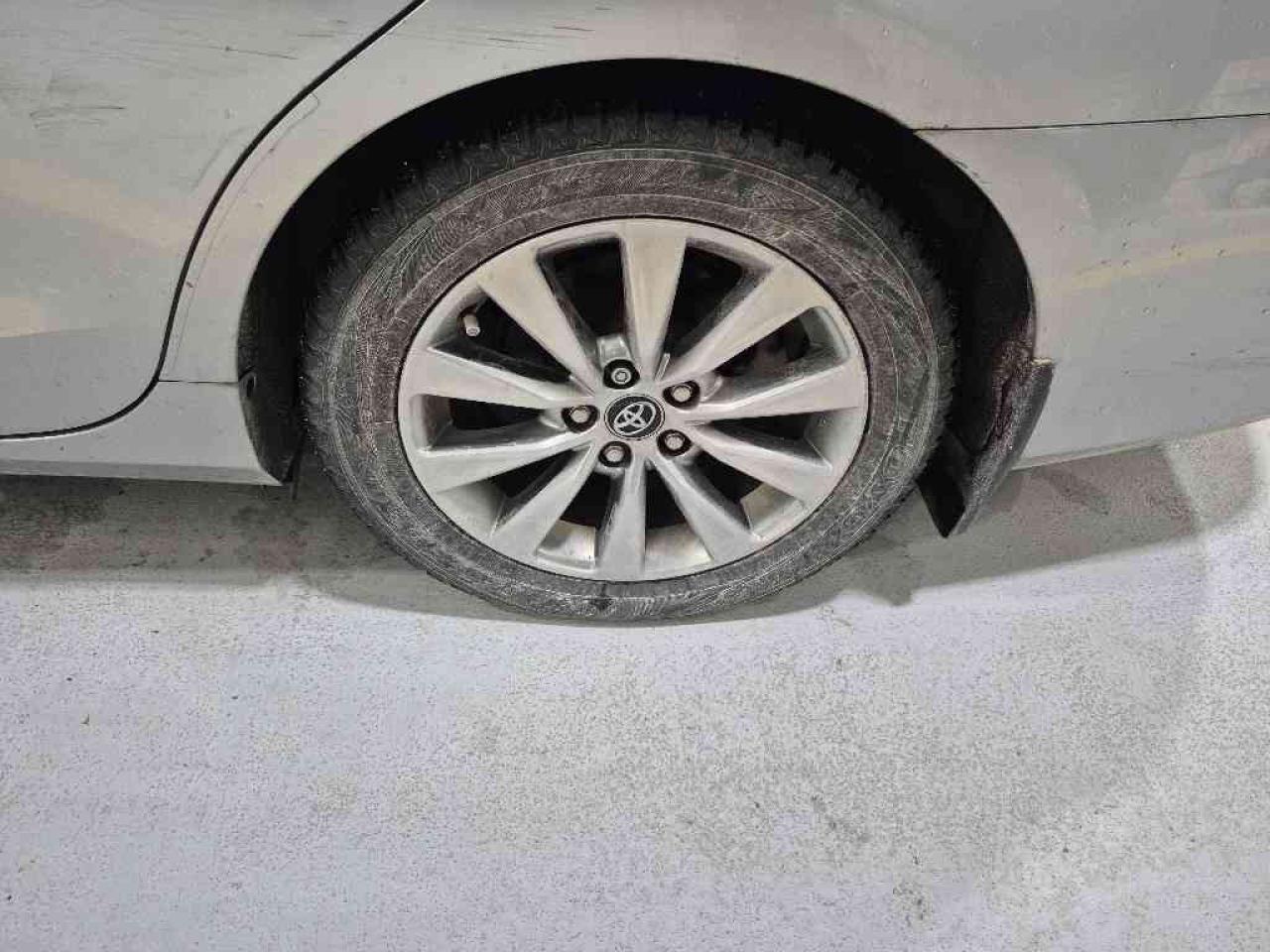 2017 Toyota Camry XLE - Photo #21