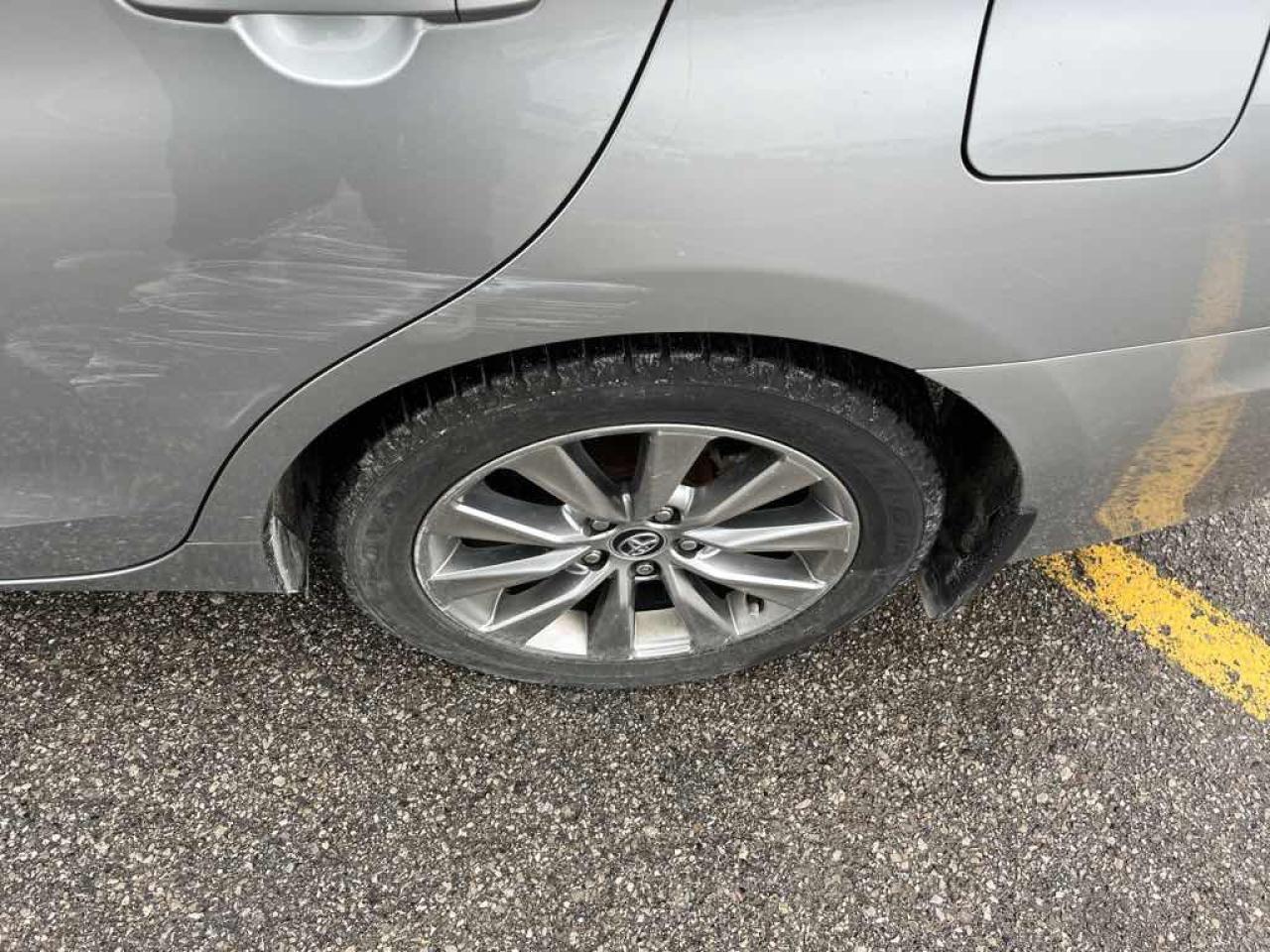 2017 Toyota Camry XLE - Photo #23