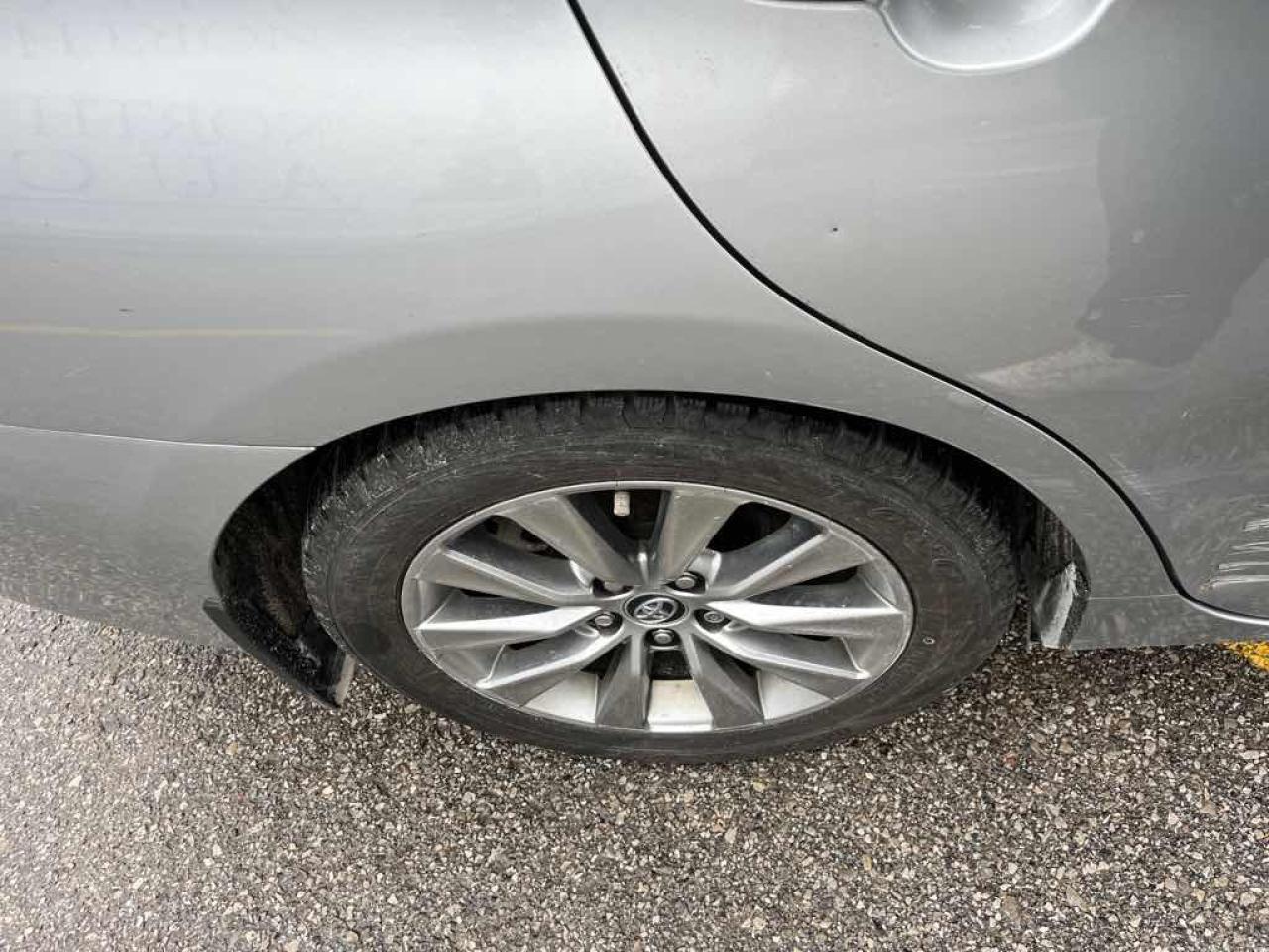 2017 Toyota Camry XLE - Photo #26