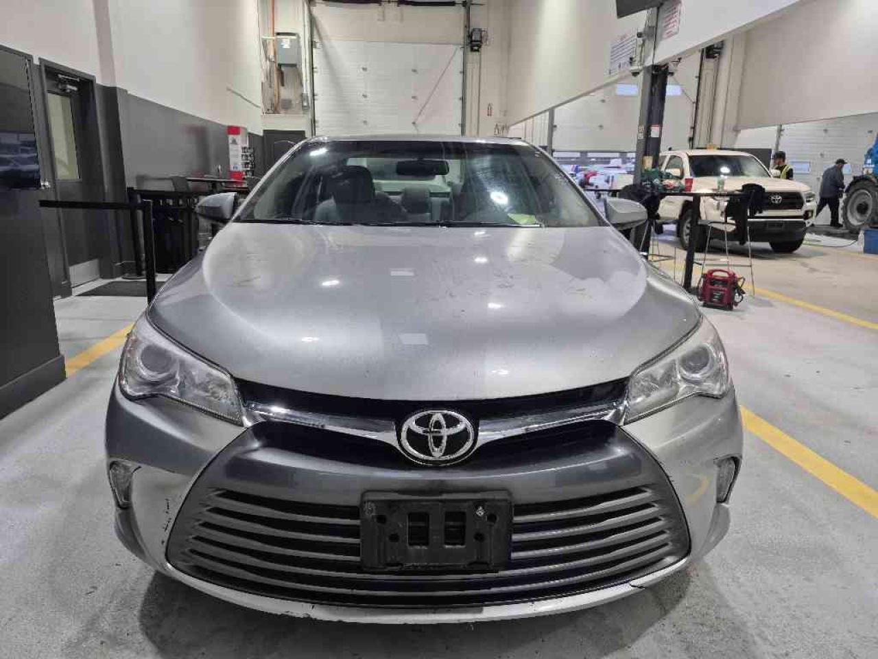 2017 Toyota Camry XLE - Photo #28