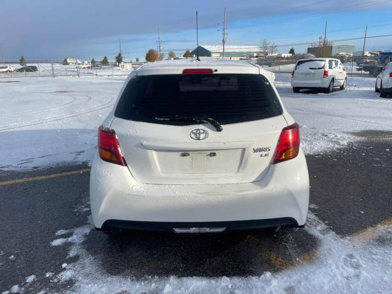 2015 Toyota Yaris  Photo4