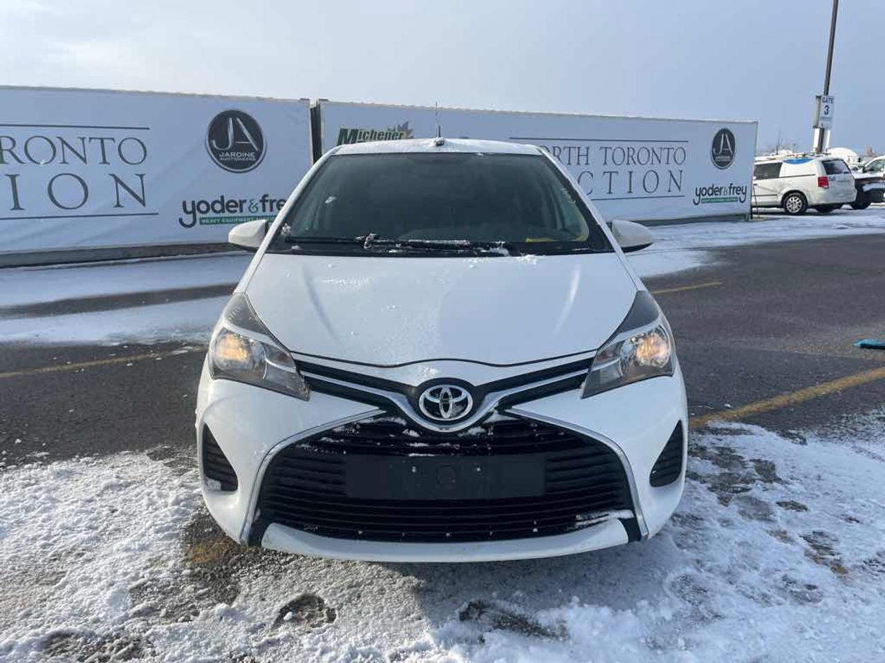 2015 Toyota Yaris  Photo1