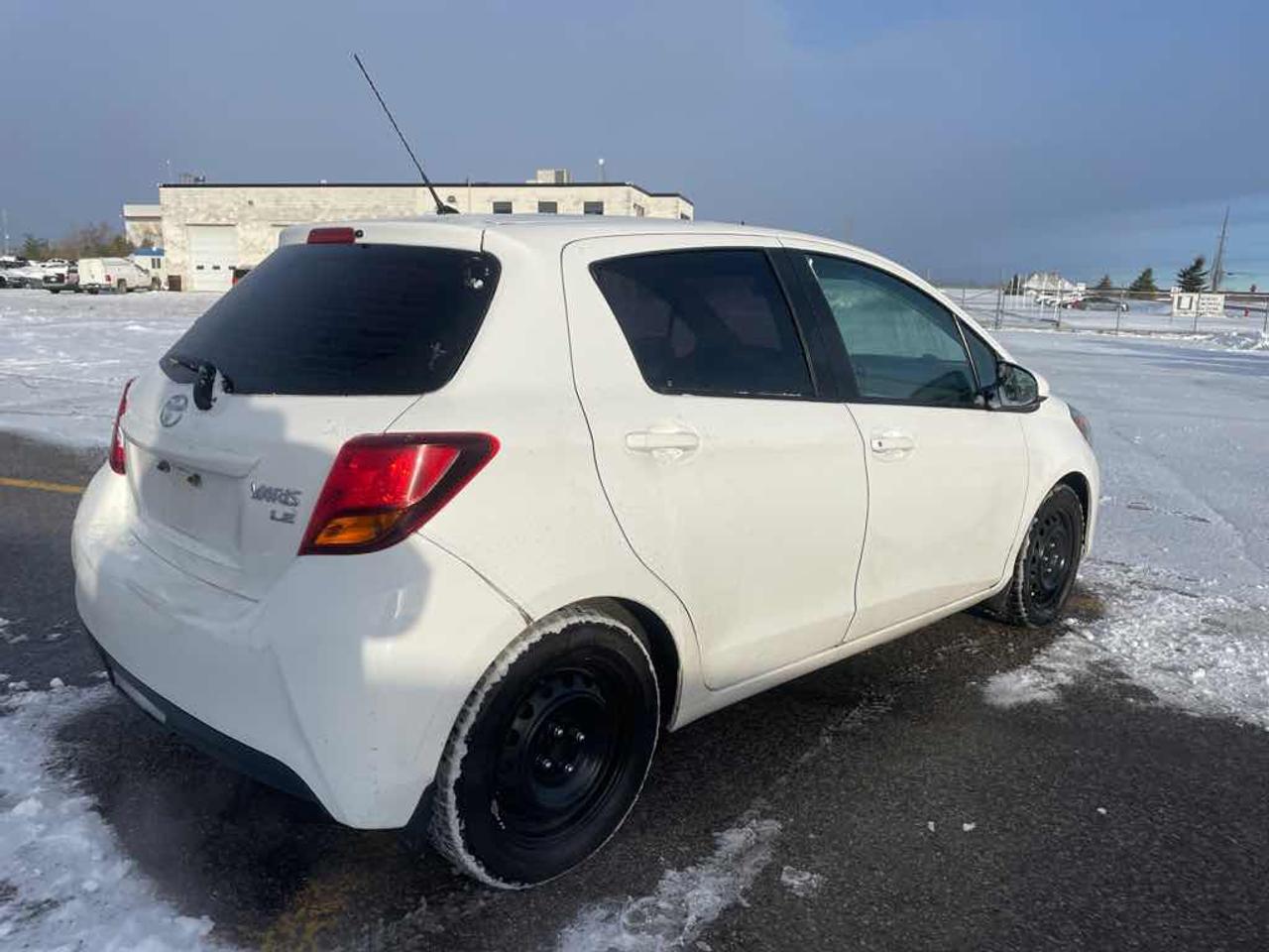 2015 Toyota Yaris  Photo3