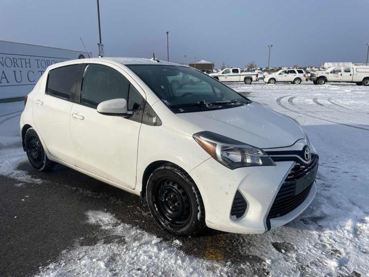 2015 Toyota Yaris  - Photo #3