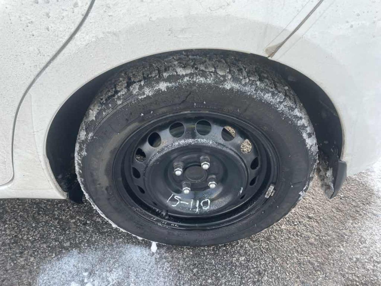 2015 Toyota Yaris  - Photo #19