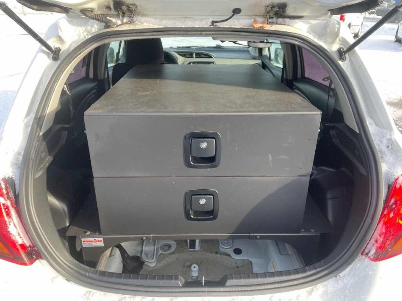 2015 Toyota Yaris  - Photo #21